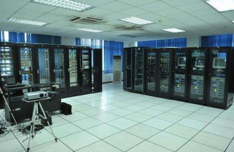 什么是小型機(jī)房監(jiān)控一體機(jī)？它能解決哪些問題？